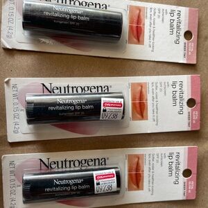 3 Neutrogena Revitalizing Tinted Lip Balm, Softer & Rosier , Petal Glow-40